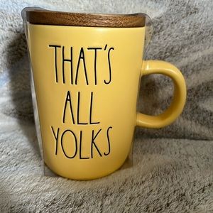 ‼️SOLD‼️Rae Dunn Easter mug 🐣💕